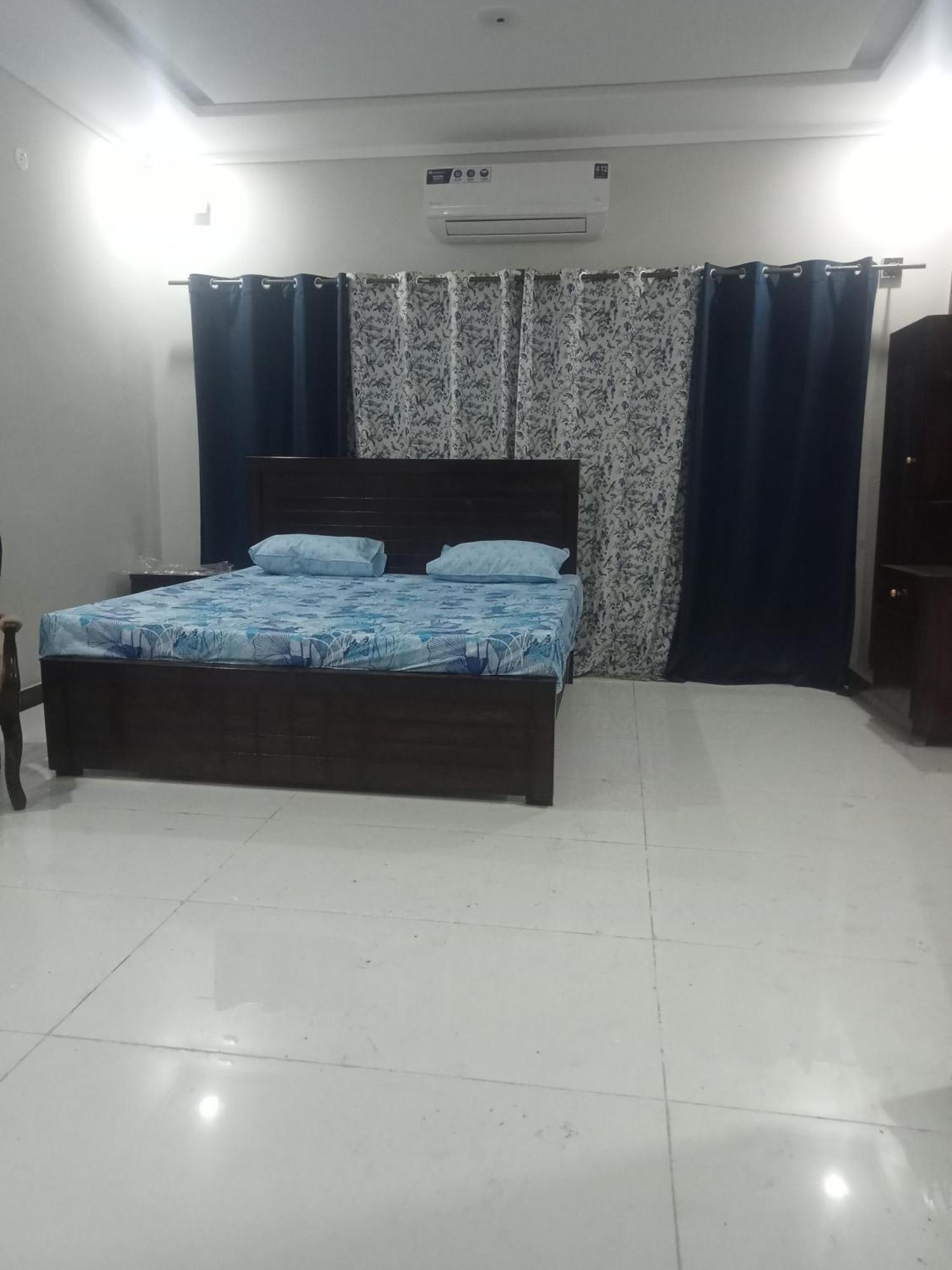 Ryazm Guest House Rawalpindi Ngoại thất bức ảnh