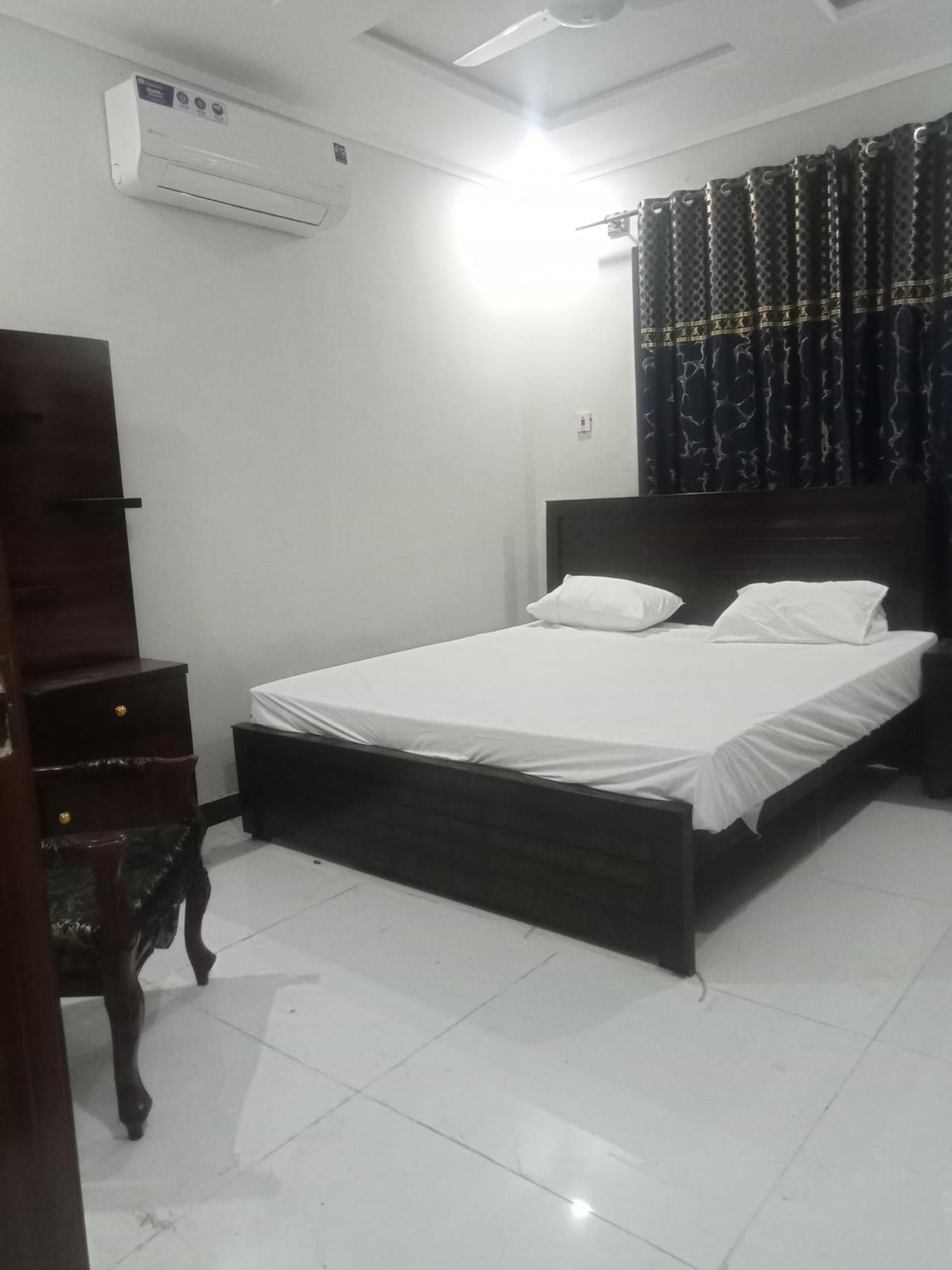 Ryazm Guest House Rawalpindi Ngoại thất bức ảnh