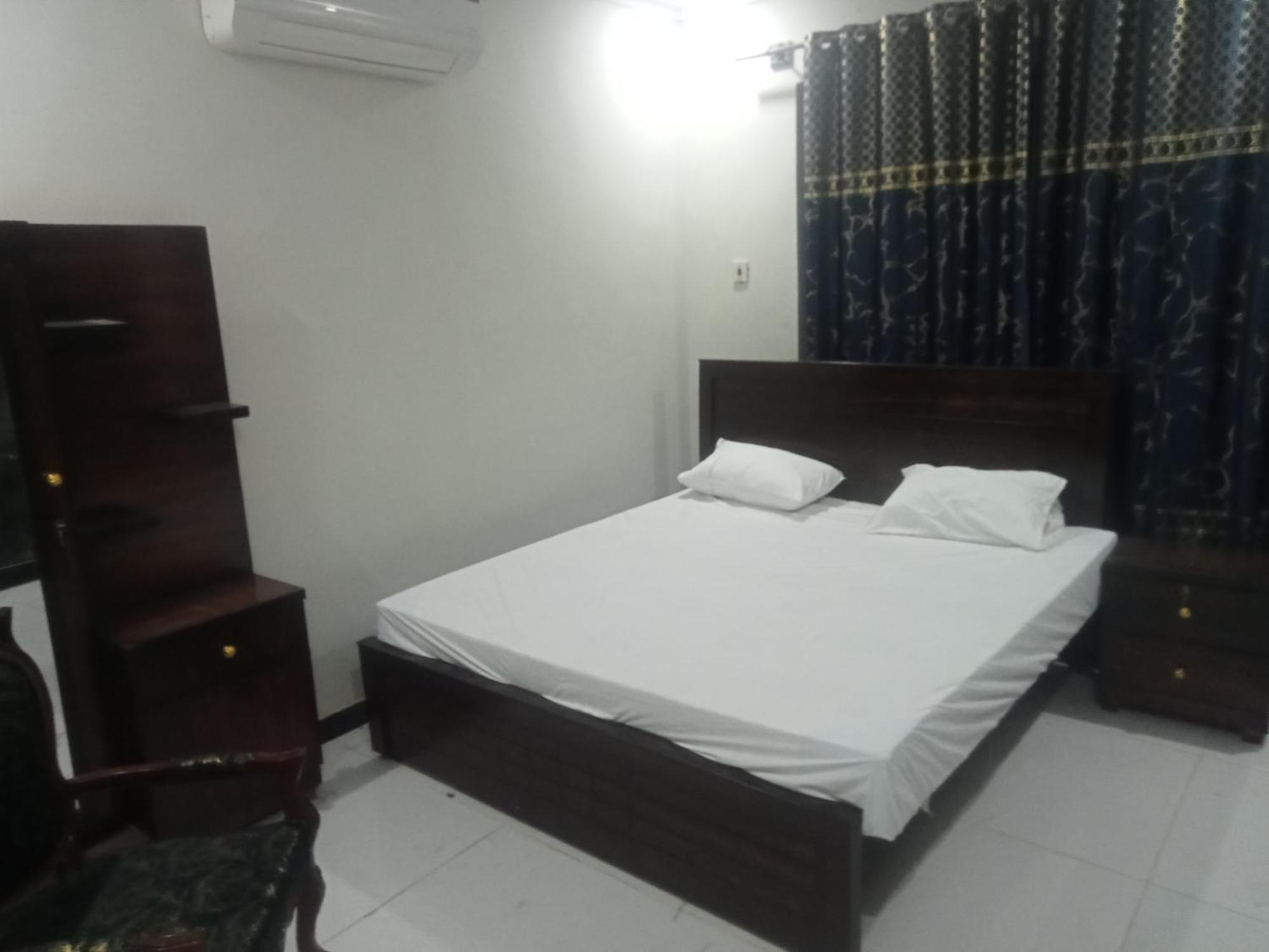Ryazm Guest House Rawalpindi Ngoại thất bức ảnh